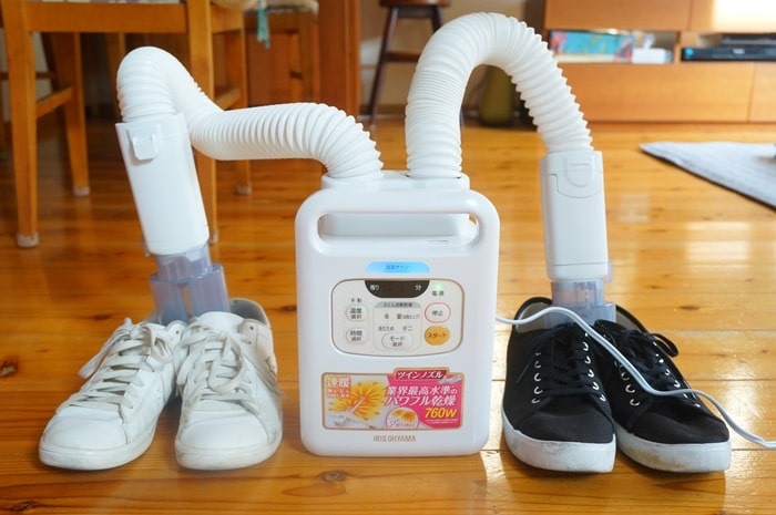 ふとん乾燥機カラリエツインノズルで靴を乾かす方法